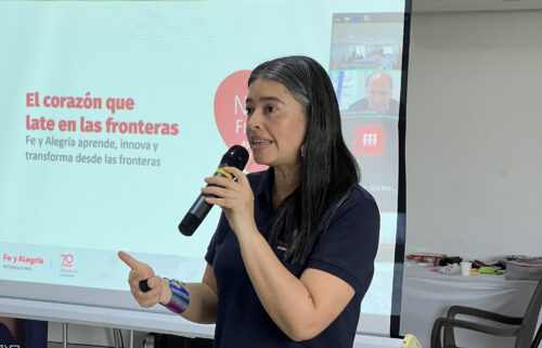 Sabrina Burgos, Coordinadora de Nuevas Fronteras en Taller durante Consejo de directores. Sabrina Burgos, Coordinadora de Nuevas Fronteras en Taller durante Consejo de directores.