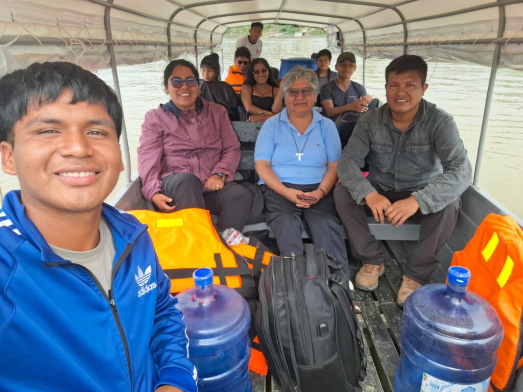 De camino a las comunidades