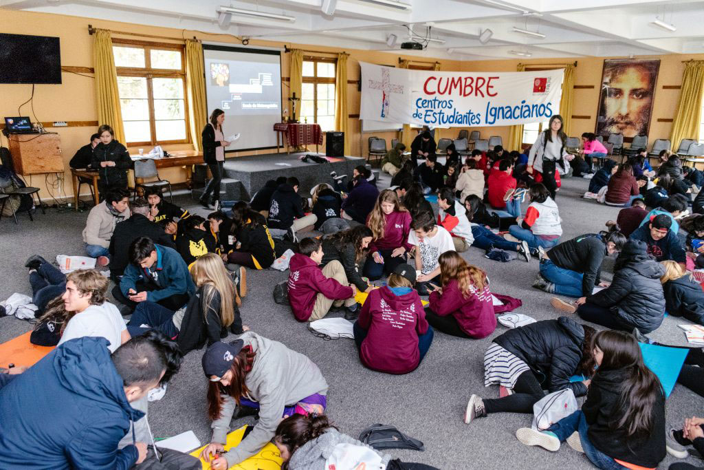 Cumbre-de-Centro-de-Estudiantes-Ignacianos-4