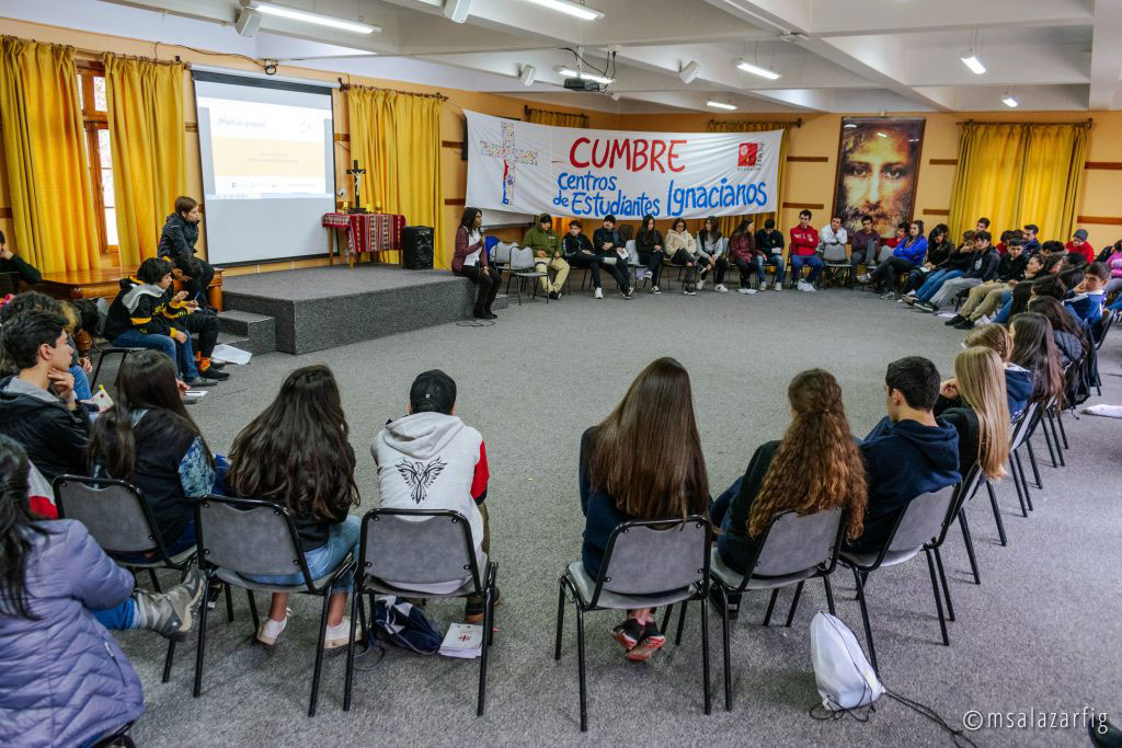 Cumbre-de-Centro-de-Estudiantes-Ignacianos-5