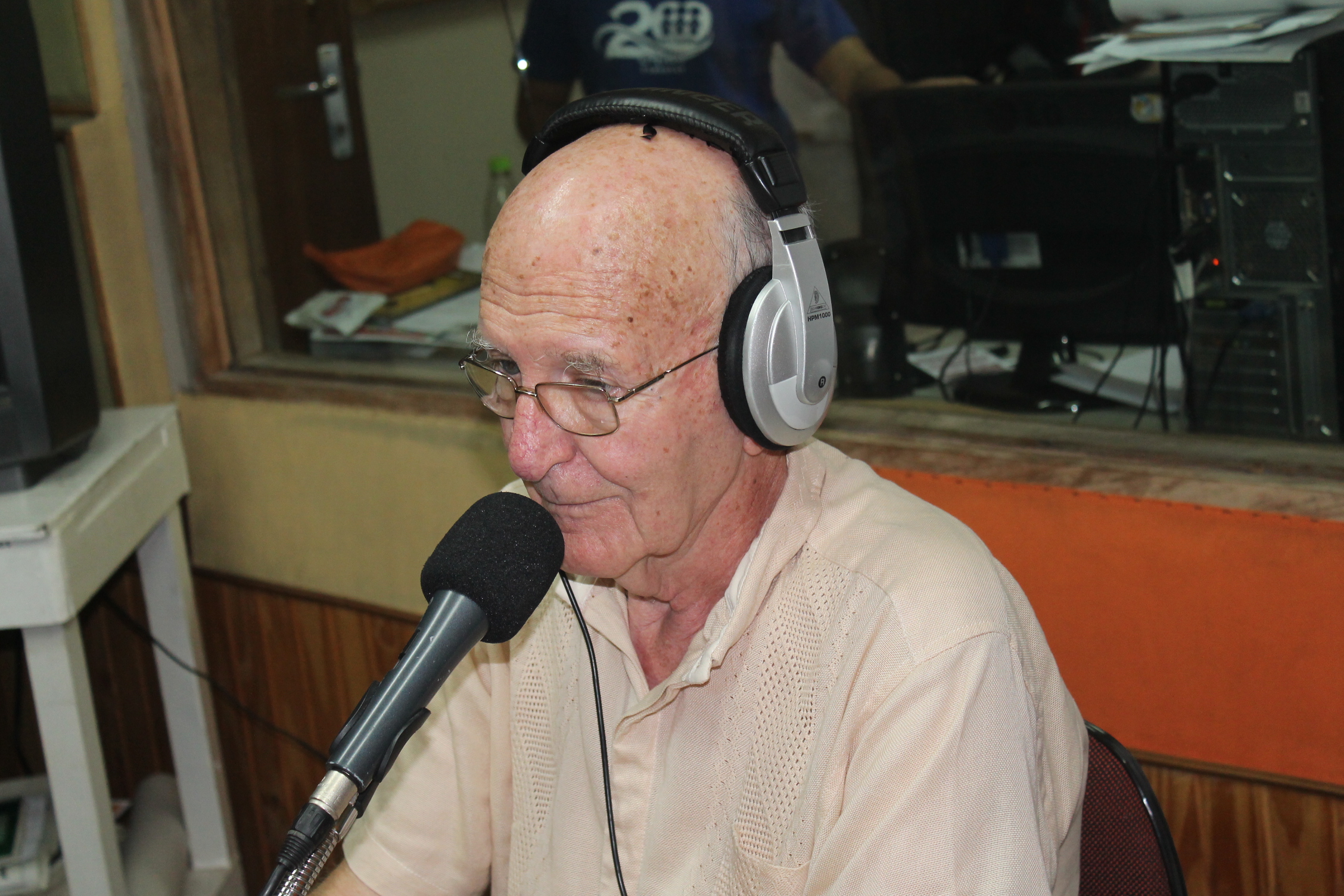 Rio de Palabras, Programa radial del Padre Francisco de Paula Oliva